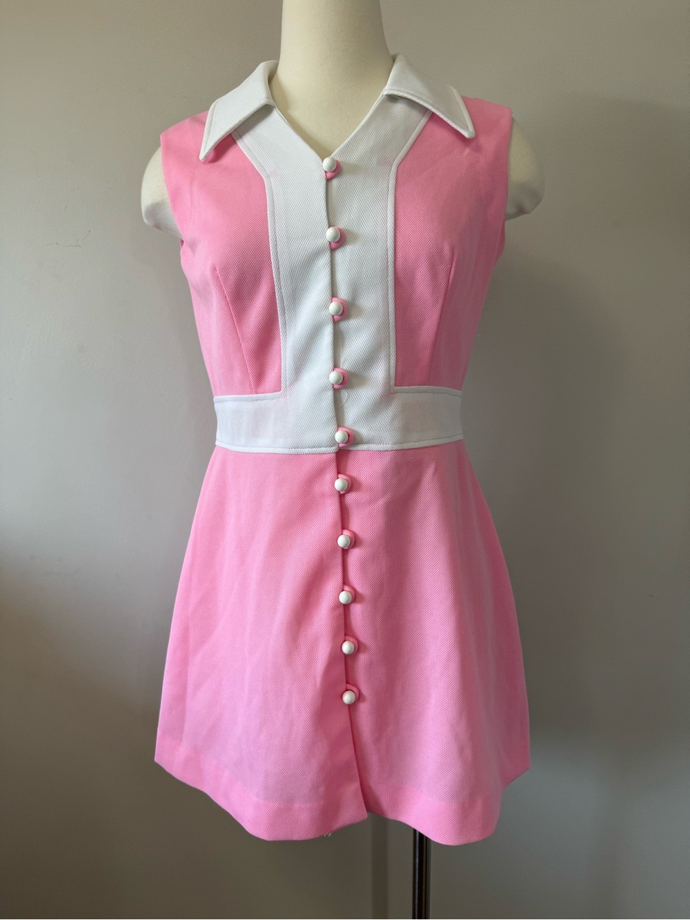 Vintage Ronda Roy 1960’s Canada Sleeveless Barbiecore Mini Dress Medium
